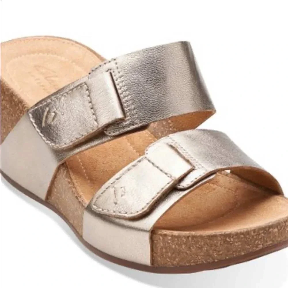 Clarks Artisan Petrina Gail Metallic Champagne Leather Wedge Sandals‎ 7.5 M